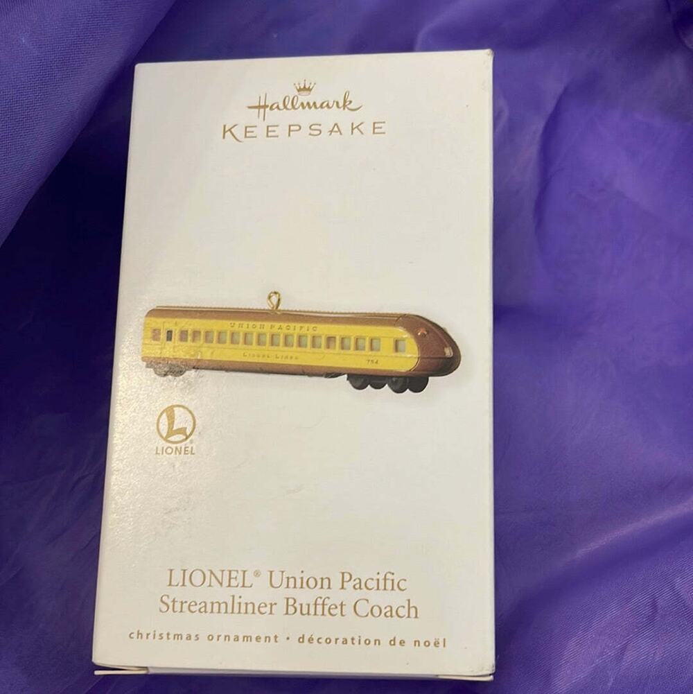 Hallmark Keepsake 2010 Lionel Union Pacific Buffet Coach Train